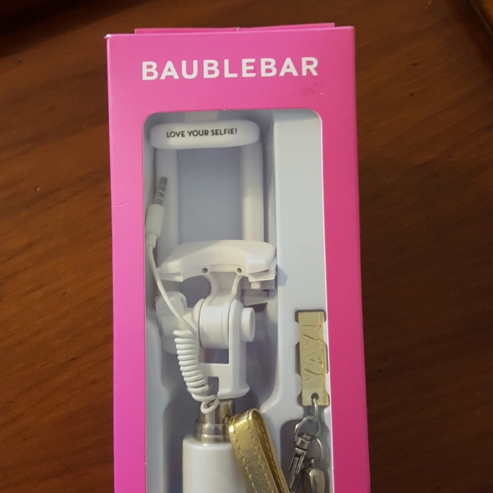 BaubleBar Selfie Stick